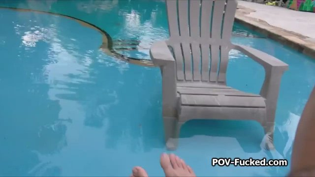 Poolside quickie with sexy blonde