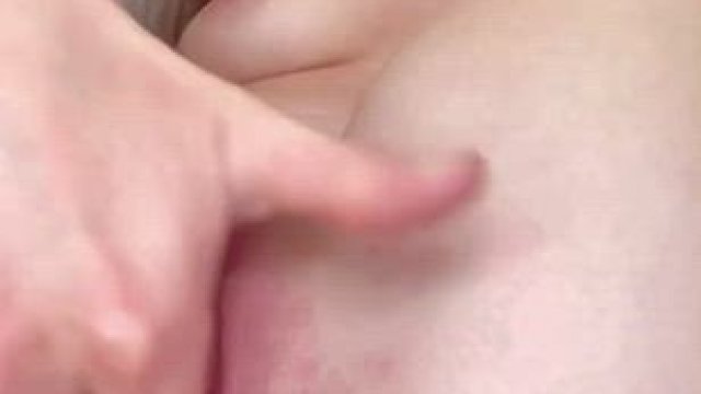 I stopped fingering to see how my vagina looked when I cum