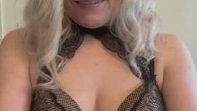 A domme cougar that just wants to make that dick hard. I’m available for [vid] [ra