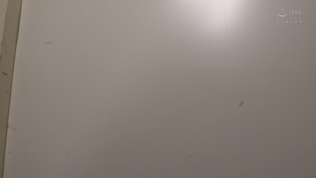 [/r/FunnyJAV] Wife walks in on her husband and his schoolgirl