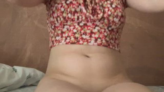 Who wants to cum inside this young girl vag of mine? FETISH FRIEDNLY, ONLINE AND TAK