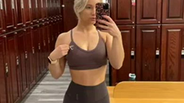 Screw my sweaty after gym vag