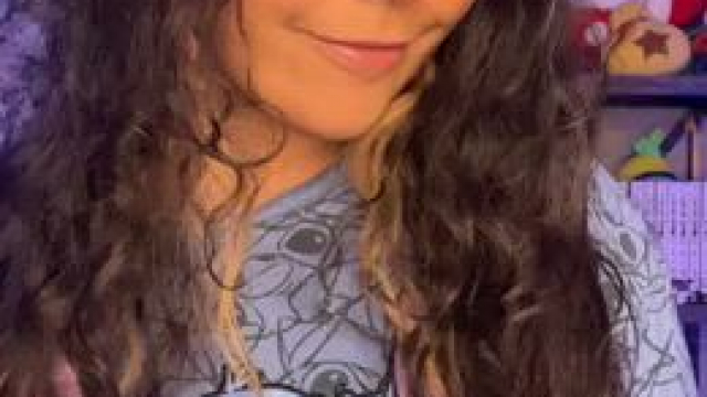 I just have one question Papi… date me or bang me?