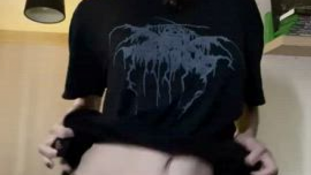 Big shirts hide the goods!