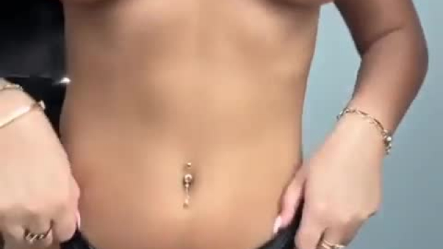 S.ending nudes to every dude that up.votes. and I'll send you more nudes [G-drive