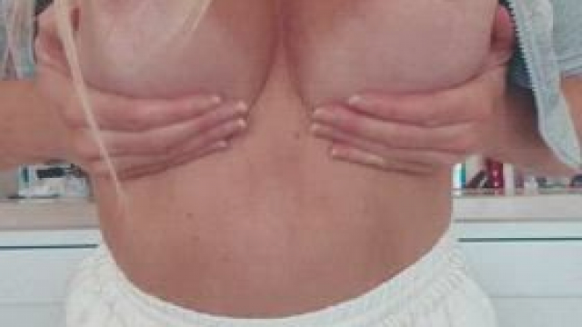 Do you fancy a curvy milf