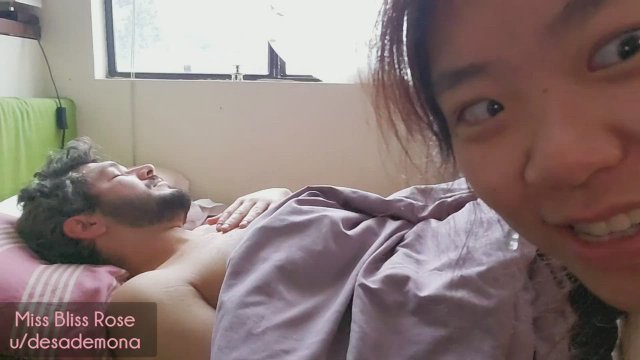 The most effective way of waking him in the morning: mouth on his cock, vag in