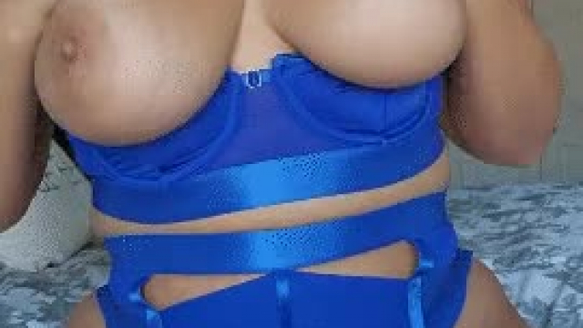 this curvy teacher temps all the dads with her titties