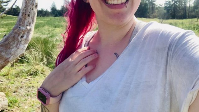 Cuty day to flash my tits for the neighbors [GIF]