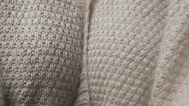 Revealing what’s under my huge sweater. [f] [OC]