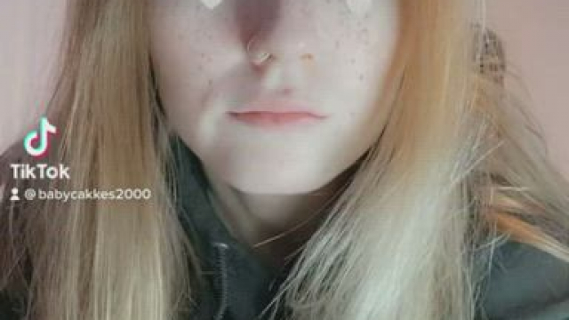 Cute TikTok lady has skills