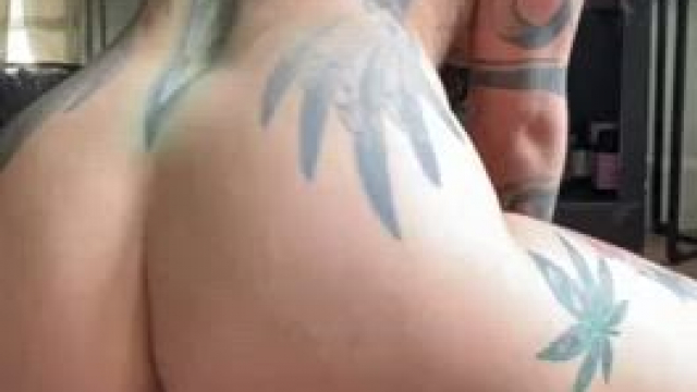 That huge booty bounce ;)