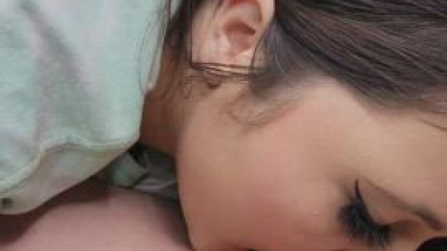 Her Bf doesn’t eat it right, but I do.