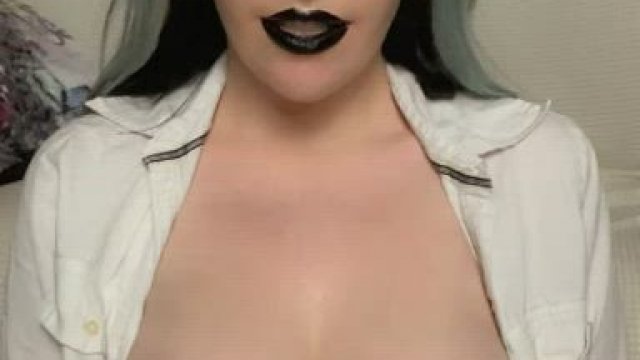 Would you fuck your goth neighbor? ????