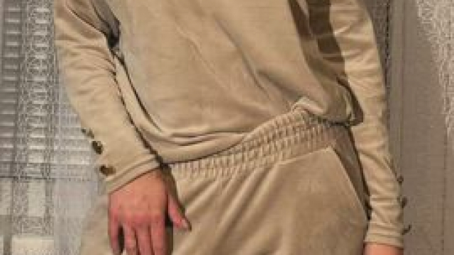 I hope you don’t mind my hairy cunt ;)