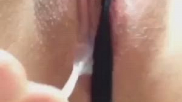 Oops my vagina is so wet… can you help it dry !