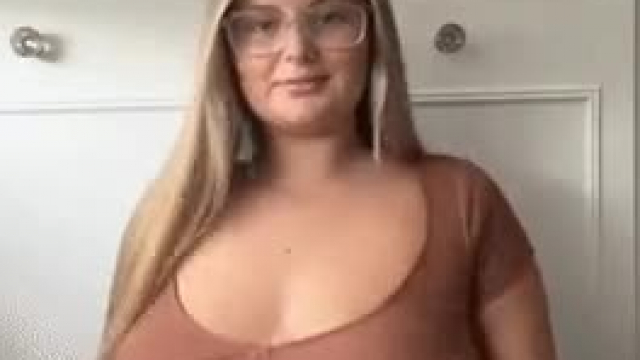 Would you date the fat nerdy girl from class?