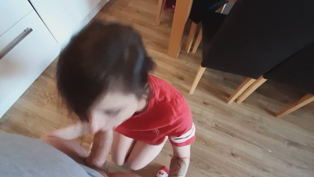 Wife gives a bj to her neighbor and takes the cum on her face