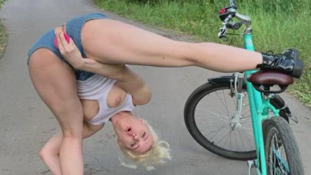 Would you bang me in a public place on a bike ride? I want it????