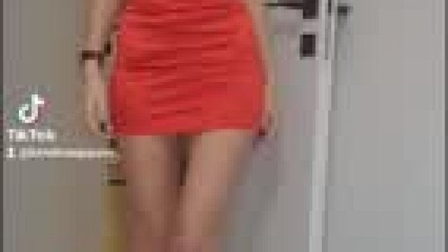 I think I look hot in this dress