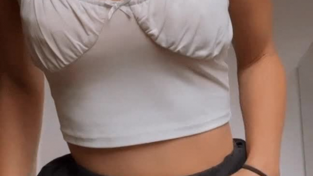 i love showing my vagina off