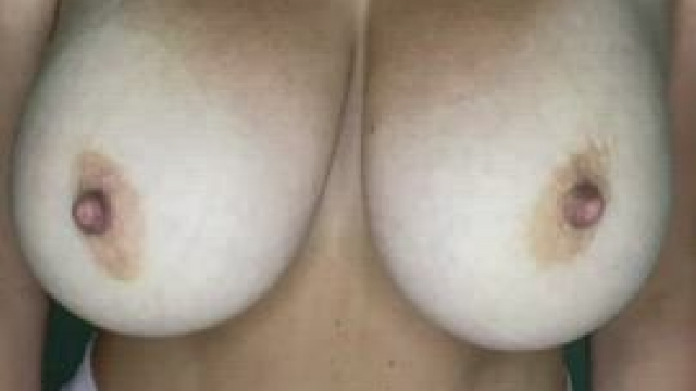 My all natural bouncy mom boobies f/33