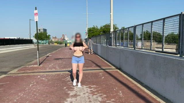 The ladies needed some sun today [GIF]