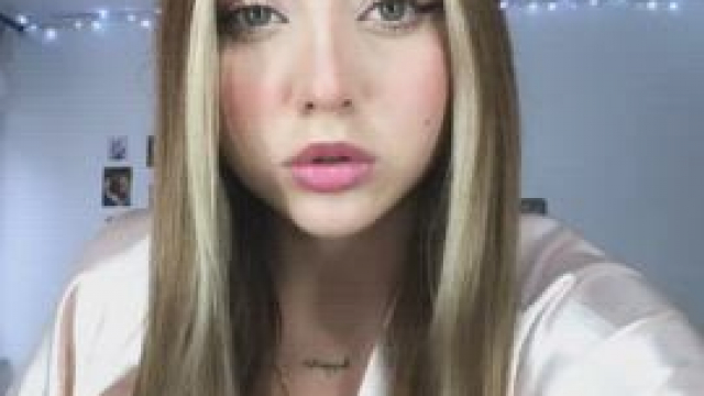 Is this schoolgirl body sexy from behind?