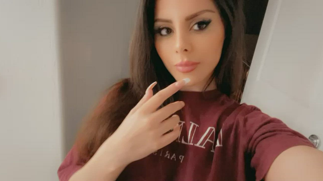 People are always surprised to see these massive DDD’s pop out of my slight 5’1 fr