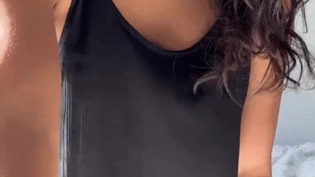 I love to surprise my friends by texting them stuffs like this.