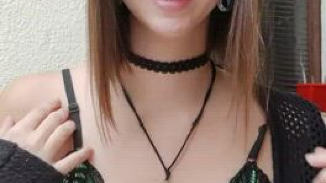 Do glasses make a chick sexier?