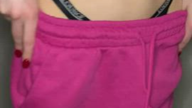 I like showing my petite ass… hope someone wants to screw me