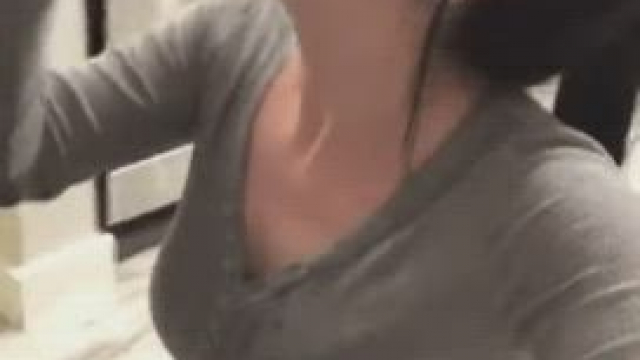 Cum Woman finishes the job with facial