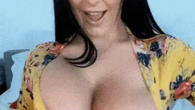 Shaking those big titties