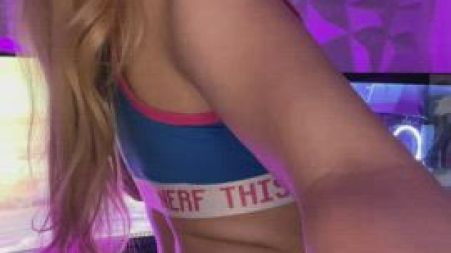 would u date a whore which turned 18 a few days ago