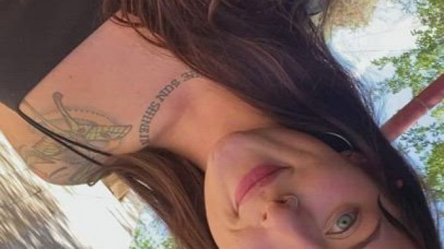 I’m a short skirt, no panties kind of woman