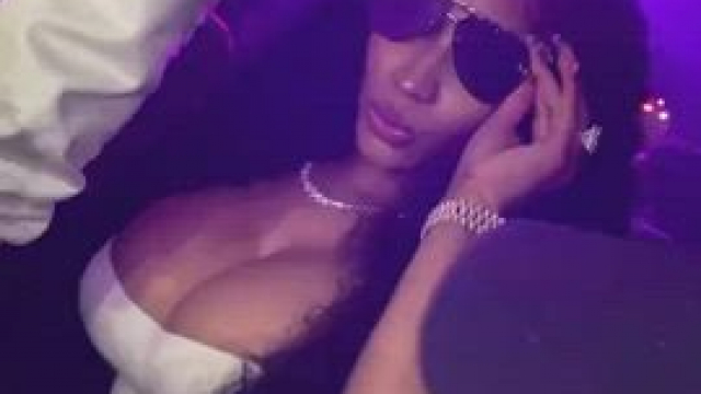 Huge Tits Celebrity Nicki Minaj