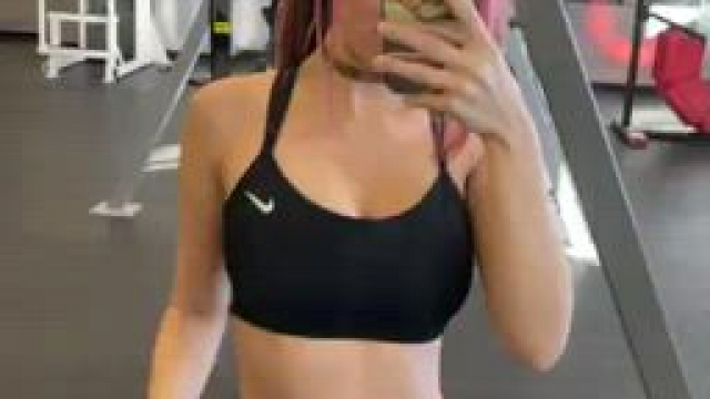 Showing Her Beautiful Tits In A Public Gym