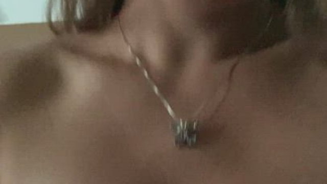 Upvote for a cum on my preggo tits video ????hurry daddy scratch my back I’ll sc