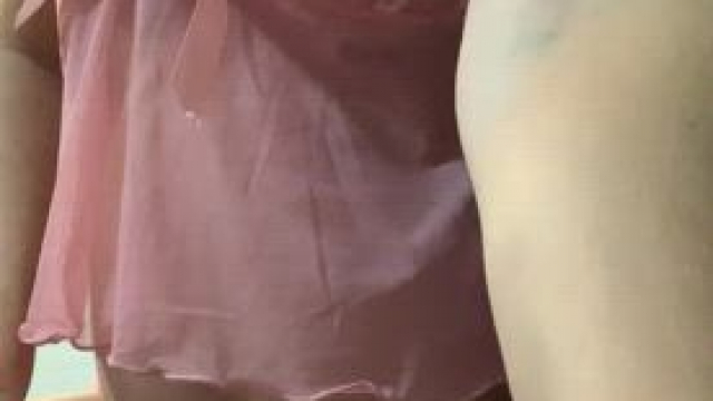 In real world, regular modest mom. On Reddit, slutty pregnant mom who pulls her