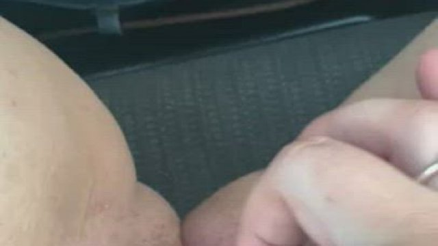 So horny I had to pull over the car and touch this wet vagina [F]