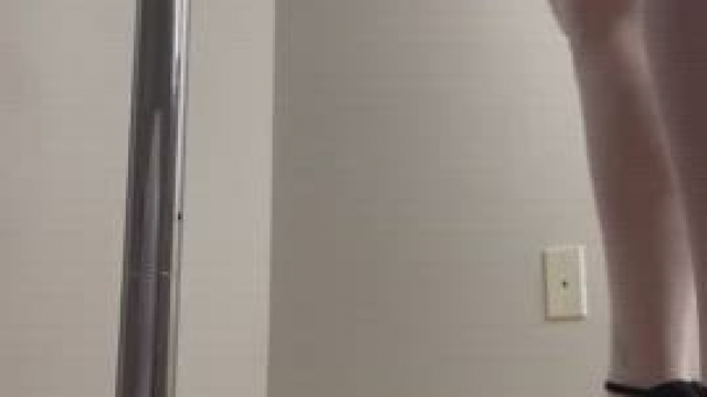 Let mommy bounce this bbw ass on your cock!!!