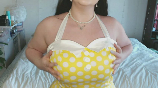 Mommy says son is going to have to eat her vag since daddy is away