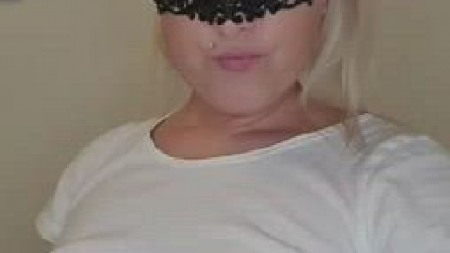 Who would hit on a 36 year old momma in my room