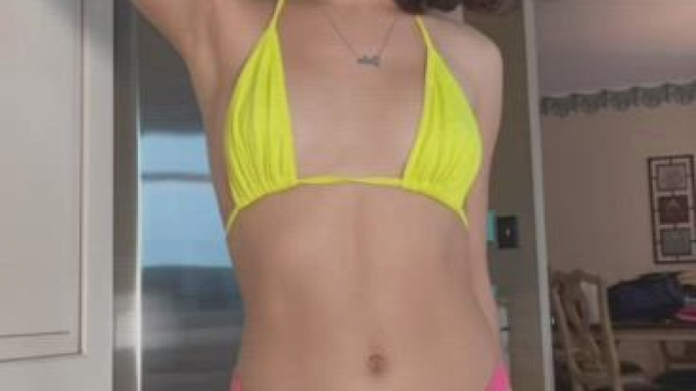 4'10 and slight all over, do I still make you hard?