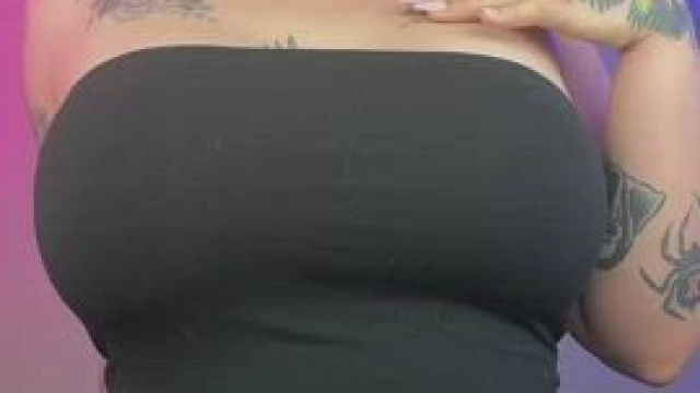 Slave Leia if she was an alt lady with triple Ds…