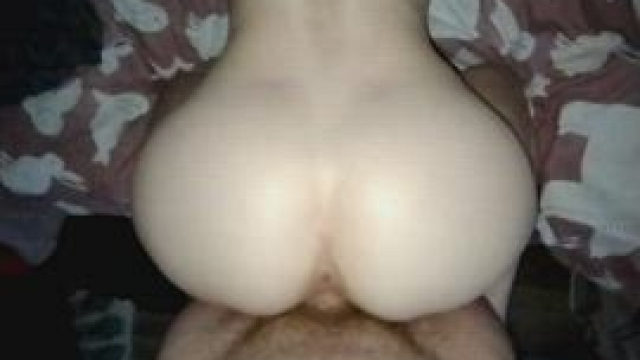 My whores hoop going up and down again