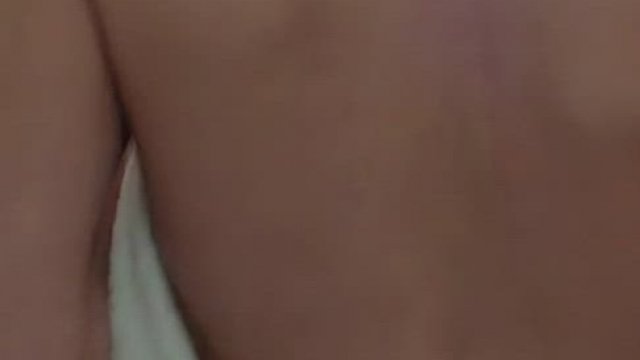 Yvonne Strahovski - sexy nude plot in Manhattan Night (mobile crop)