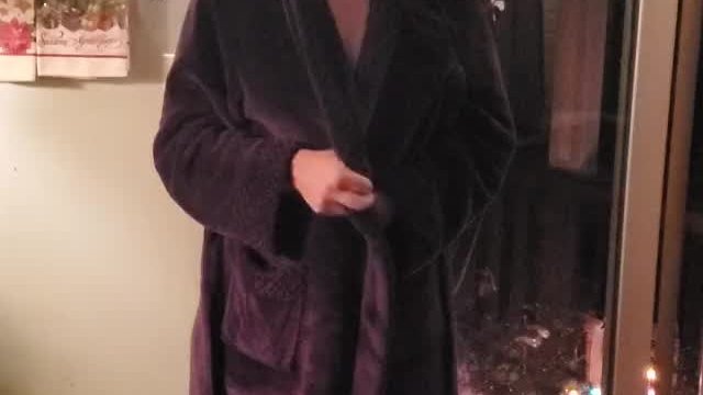 Under robe reveal. Be cuty please.
