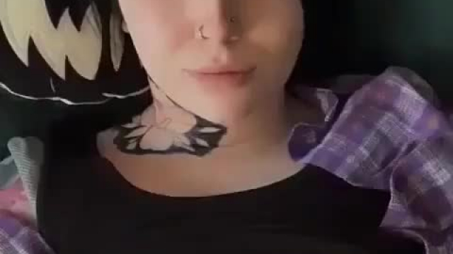 Do dudes here agree that married guys should he allowed side sluts?